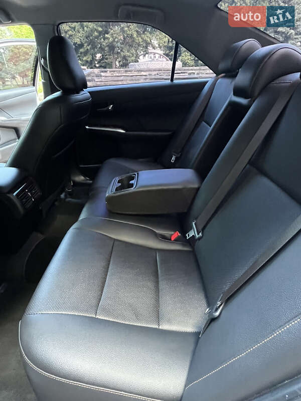 Седан Toyota Camry 2015 в Броварах