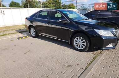 Седан Toyota Camry 2013 в Ірпені