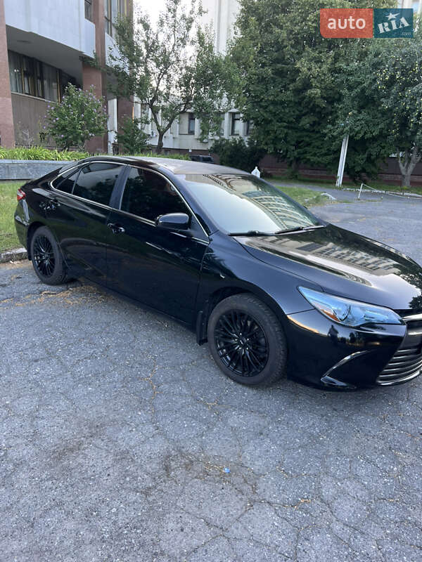 Toyota Camry 2016