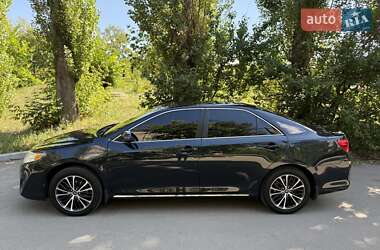 Седан Toyota Camry 2013 в Харкові