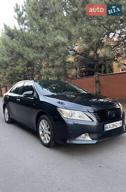 Седан Toyota Camry 2011 в Дніпрі