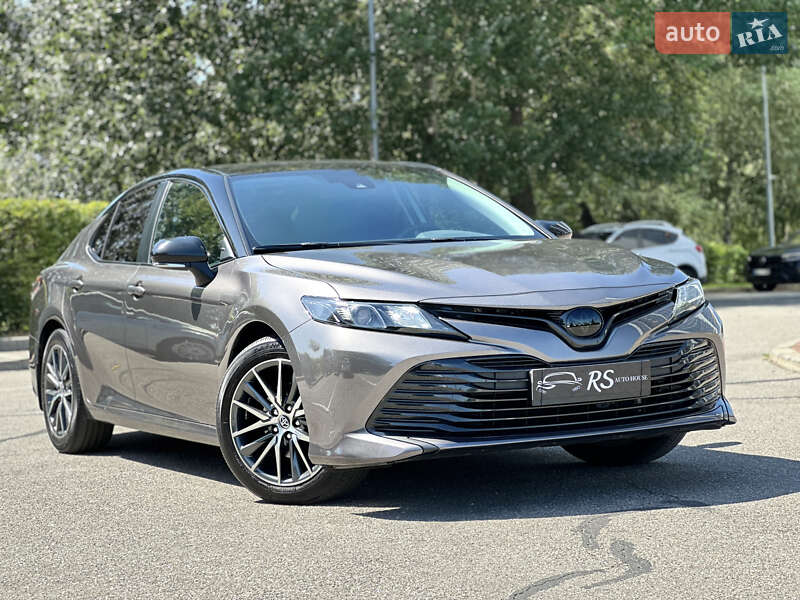 Toyota Camry 2020