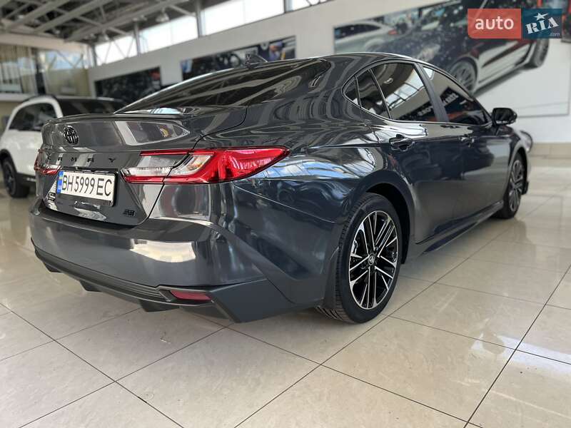 Седан Toyota Camry 2024 в Одесі
