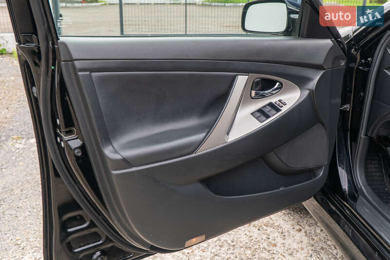 Седан Toyota Camry 2008 в Самборі