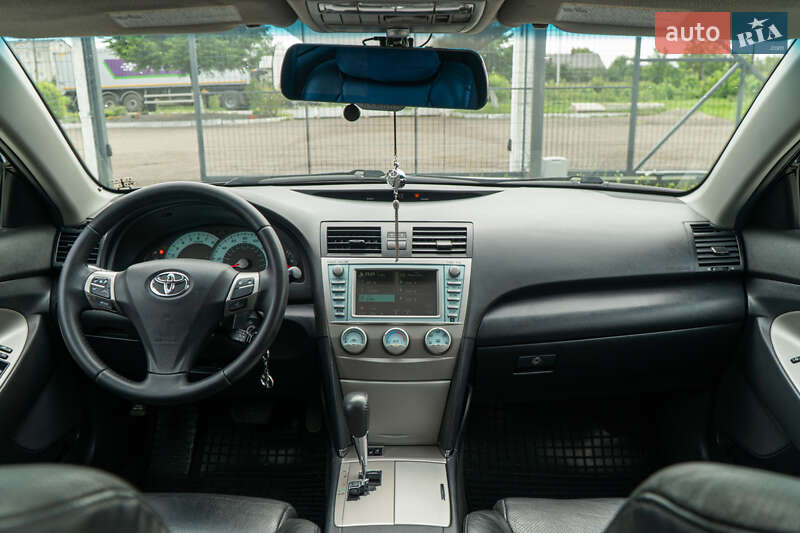 Седан Toyota Camry 2008 в Самборі