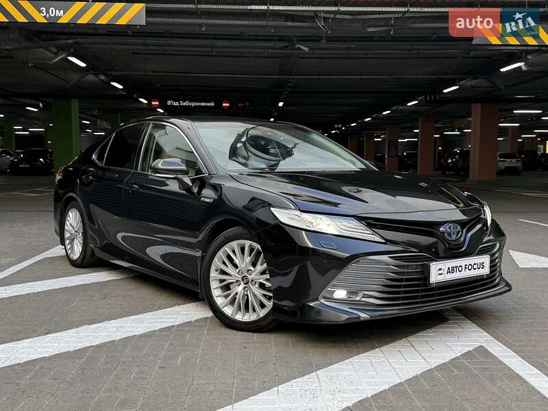 Toyota Camry 2019