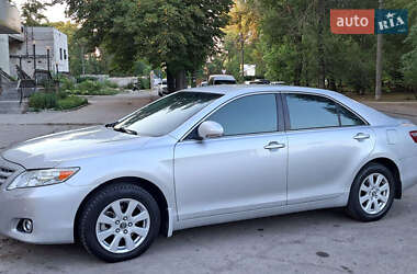 Седан Toyota Camry 2010 в Желтых Водах