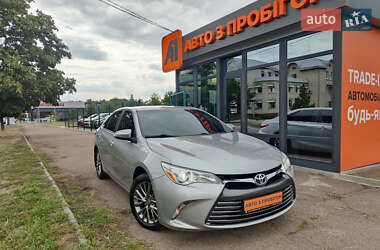 Седан Toyota Camry 2015 в Кропивницком