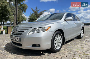 Седан Toyota Camry 2006 в Киеве