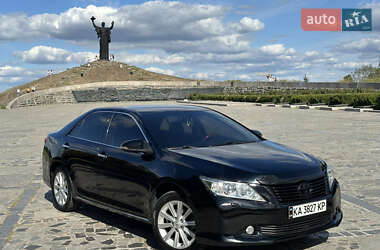 Седан Toyota Camry 2011 в Черкасах