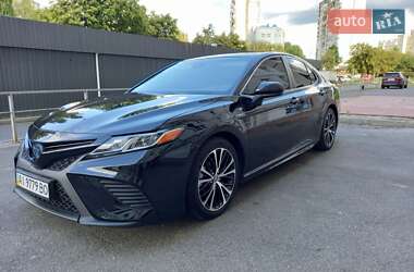 Седан Toyota Camry 2019 в Києві