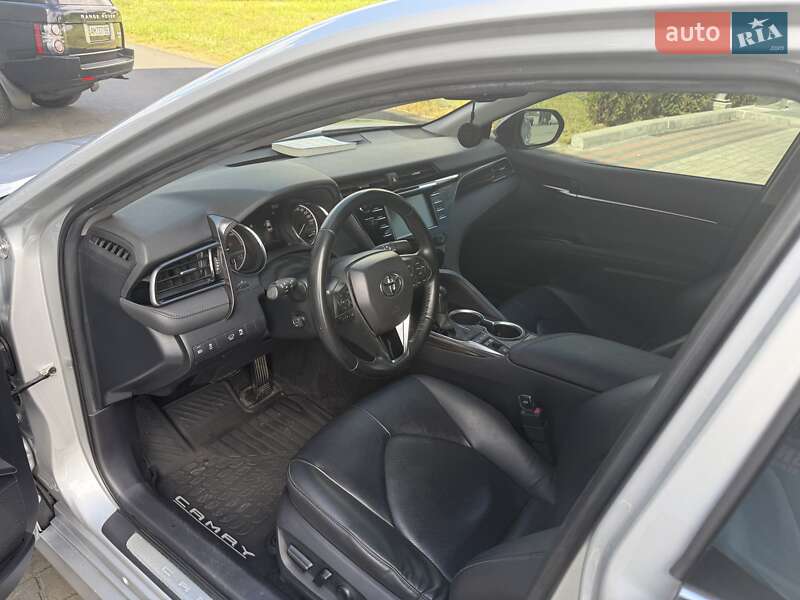 Седан Toyota Camry 2020 в Малині