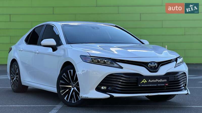 Toyota Camry 2019