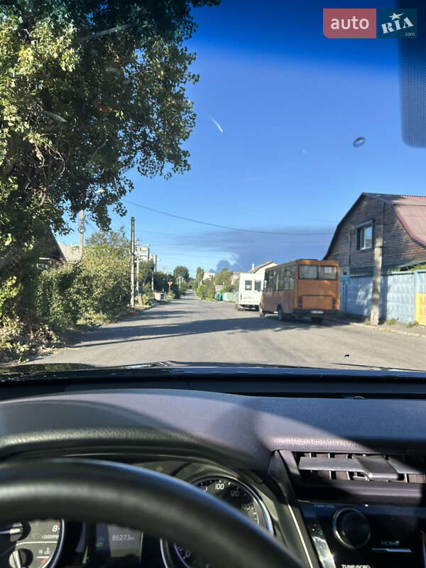 Седан Toyota Camry 2018 в Кременчуге