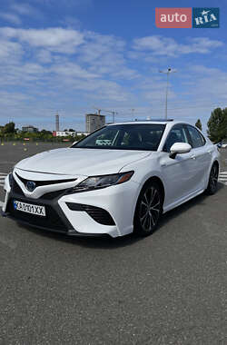 Седан Toyota Camry 2020 в Киеве