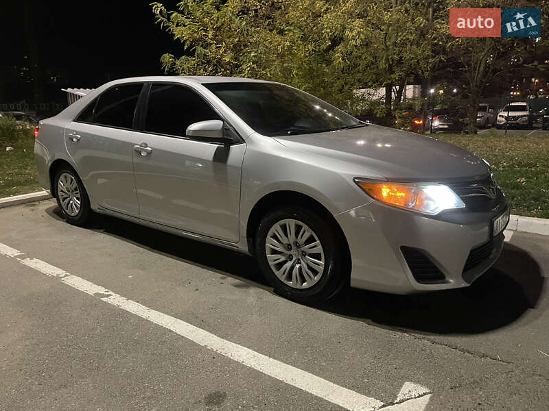 Седан Toyota Camry 2013 в Броварах