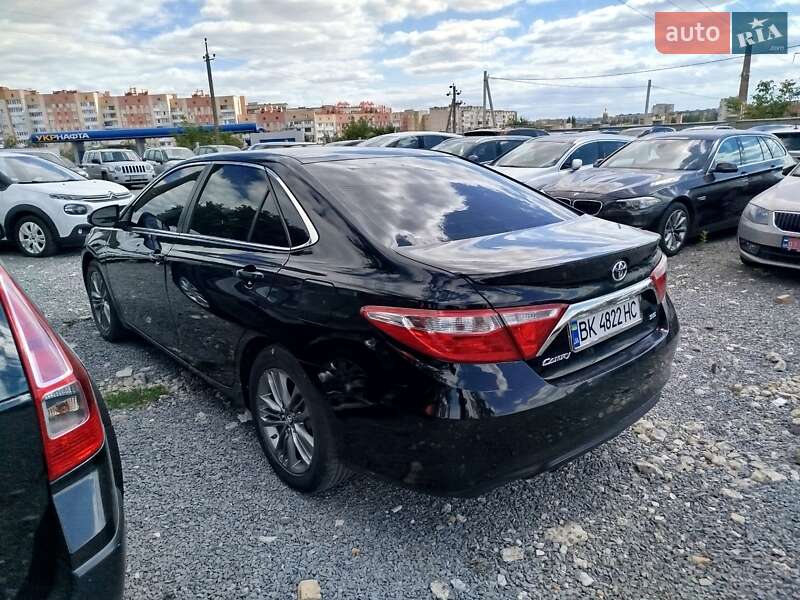Седан Toyota Camry 2017 в Рівному