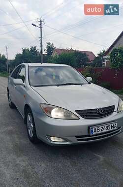Седан Toyota Camry 2004 в Романіву