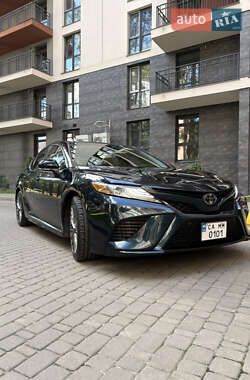 Седан Toyota Camry 2017 в Броварах