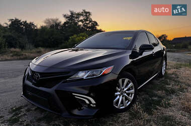 Седан Toyota Camry 2019 в Днепре