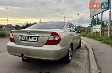 Седан Toyota Camry 2004 в Киеве