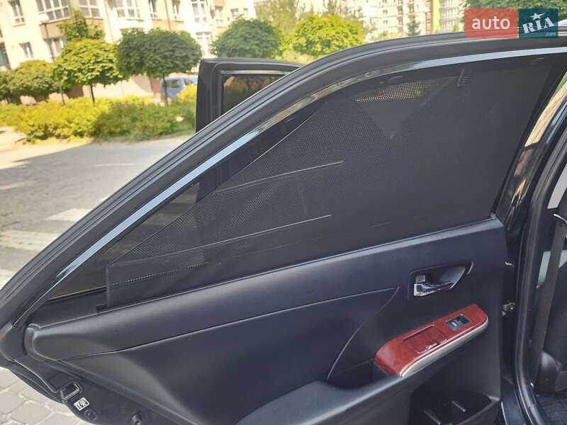 Седан Toyota Camry 2013 в Ивано-Франковске