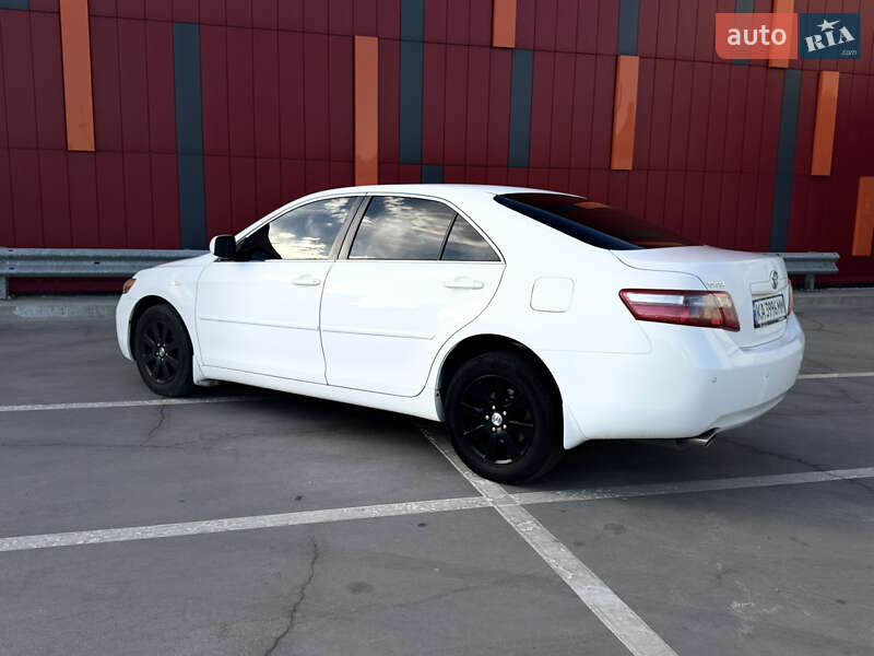 Седан Toyota Camry 2007 в Киеве