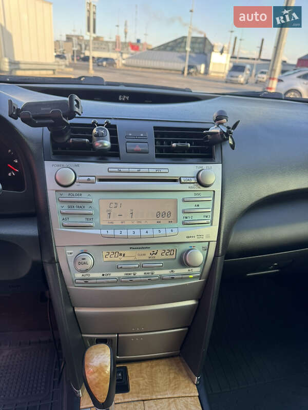 Седан Toyota Camry 2007 в Киеве
