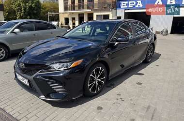 Седан Toyota Camry 2018 в Луцке