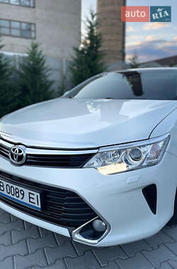 Седан Toyota Camry 2017 в Могилев-Подольске