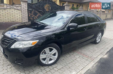 Седан Toyota Camry 2010 в Дрогобичі