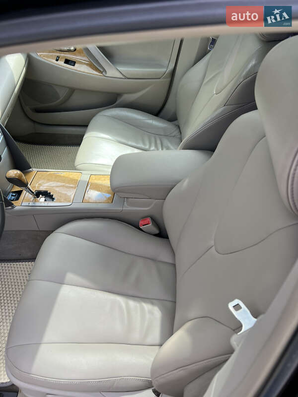 Седан Toyota Camry 2006 в Ровно