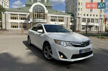 Седан Toyota Camry 2014 в Полтаві