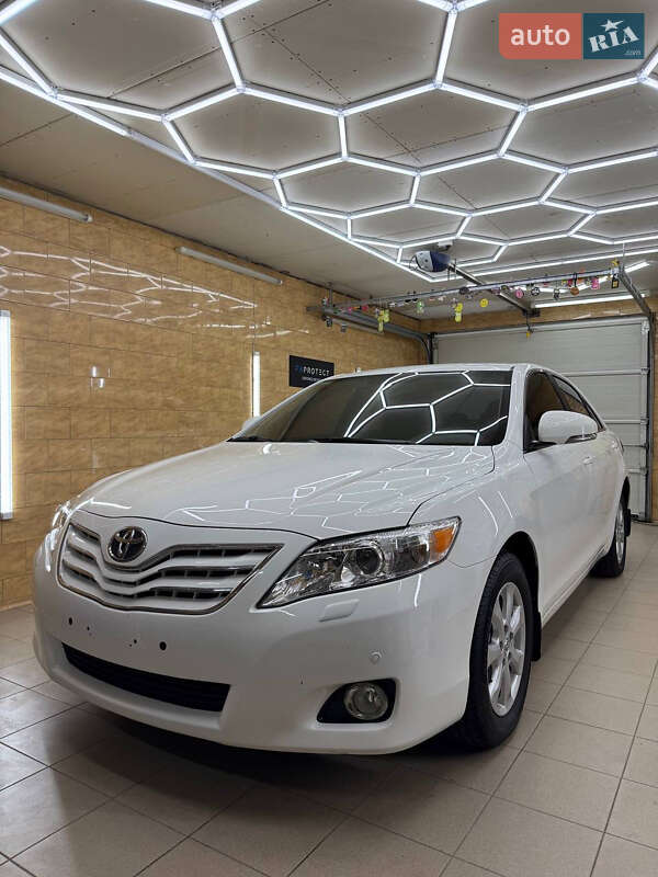 Toyota Camry 2011