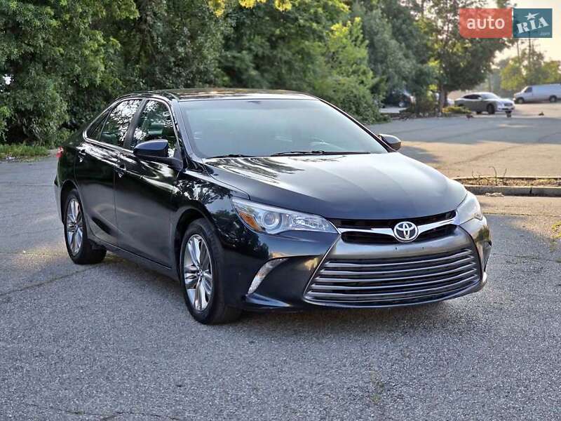 Toyota Camry 2016
