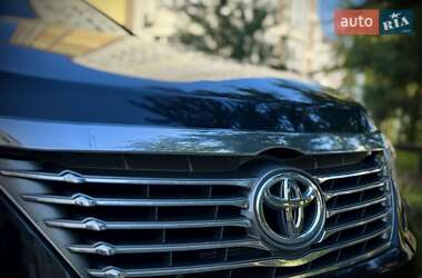 Седан Toyota Camry 2013 в 