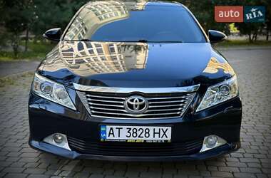 Седан Toyota Camry 2013 в 