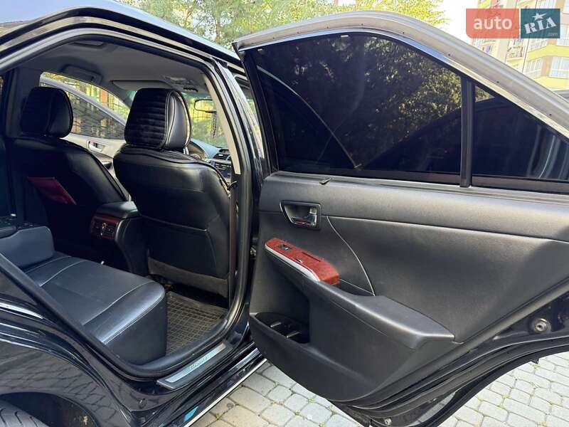 Седан Toyota Camry 2013 в Ивано-Франковске