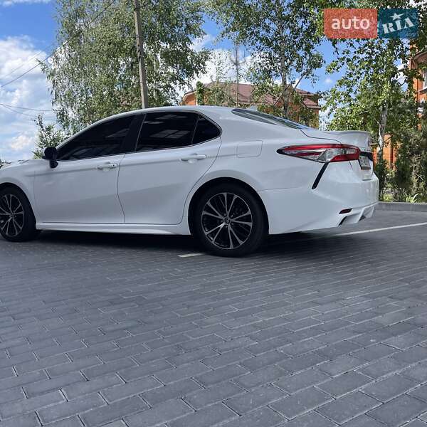 Седан Toyota Camry 2020 в Полтаві