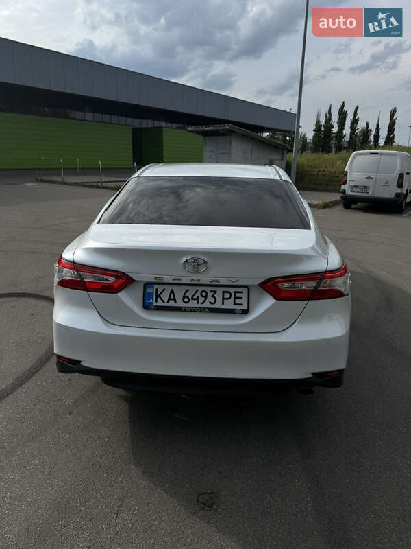 Седан Toyota Camry 2017 в Киеве фото 5 Седан Toyota Camry 2017 в Киеве