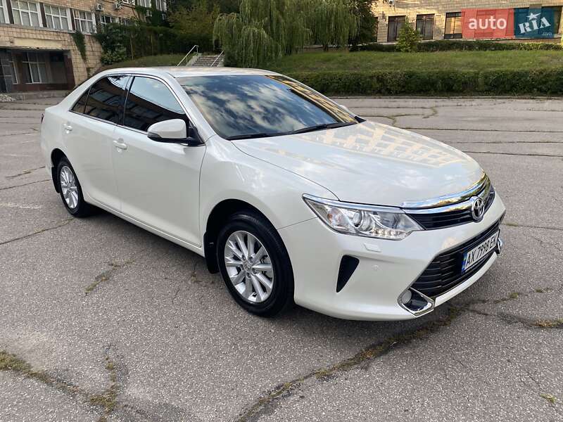 Toyota Camry 2016
