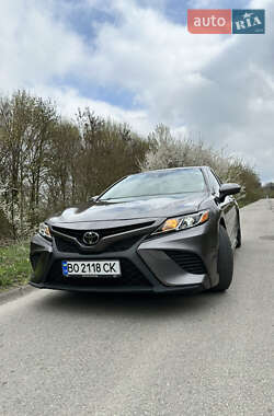 Седан Toyota Camry 2019 в Тернополі