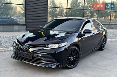 Седан Toyota Camry 2019 в Днепре