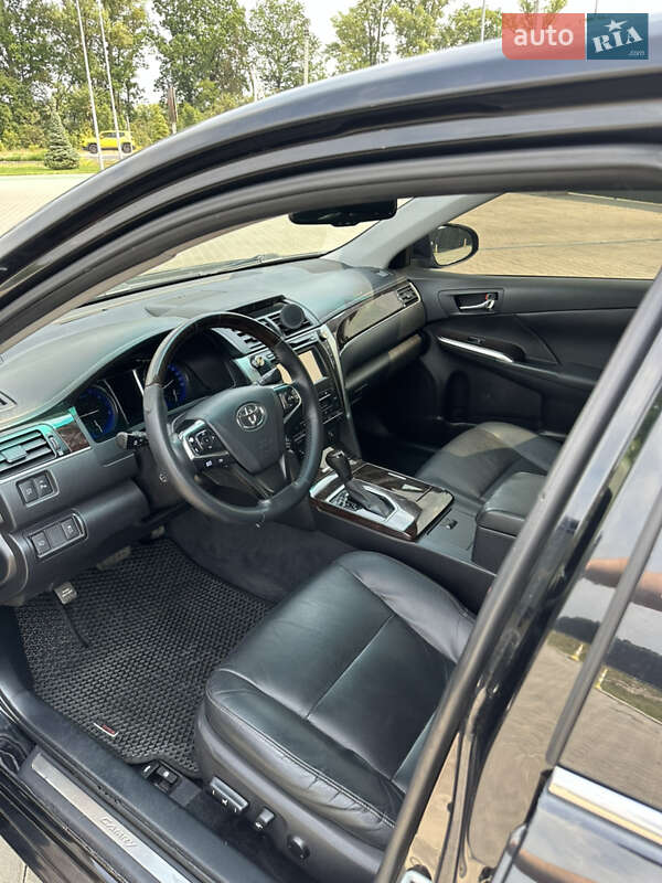 Седан Toyota Camry 2016 в Кагарлику