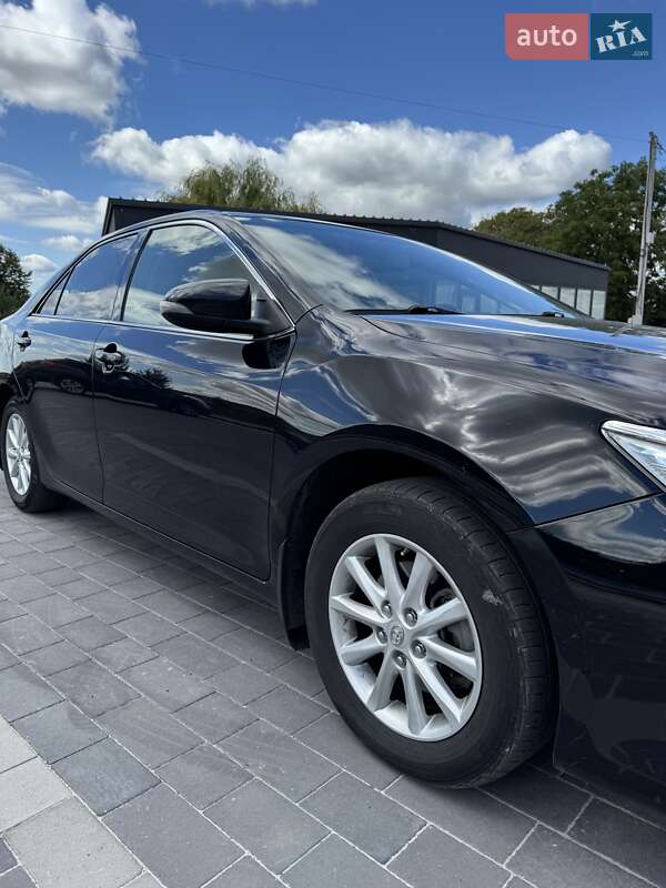 Седан Toyota Camry 2016 в Мостиській