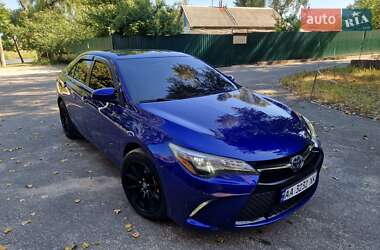 Седан Toyota Camry 2015 в Києві