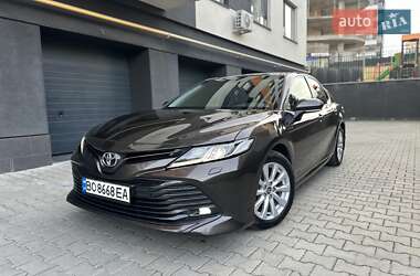 Седан Toyota Camry 2019 в 