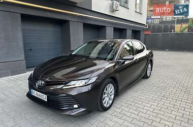 Седан Toyota Camry 2019 в 