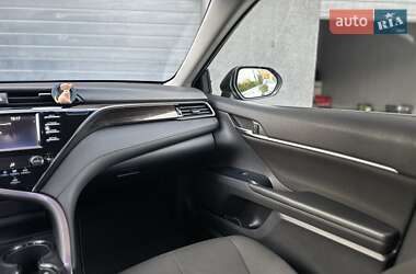 Седан Toyota Camry 2019 в 