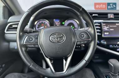 Седан Toyota Camry 2019 в 